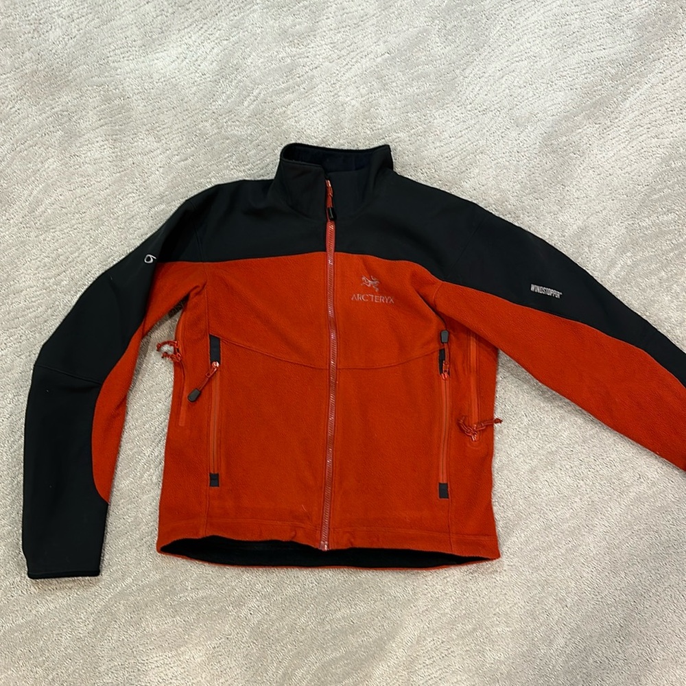 Arc’Teryx wind stopper fleece